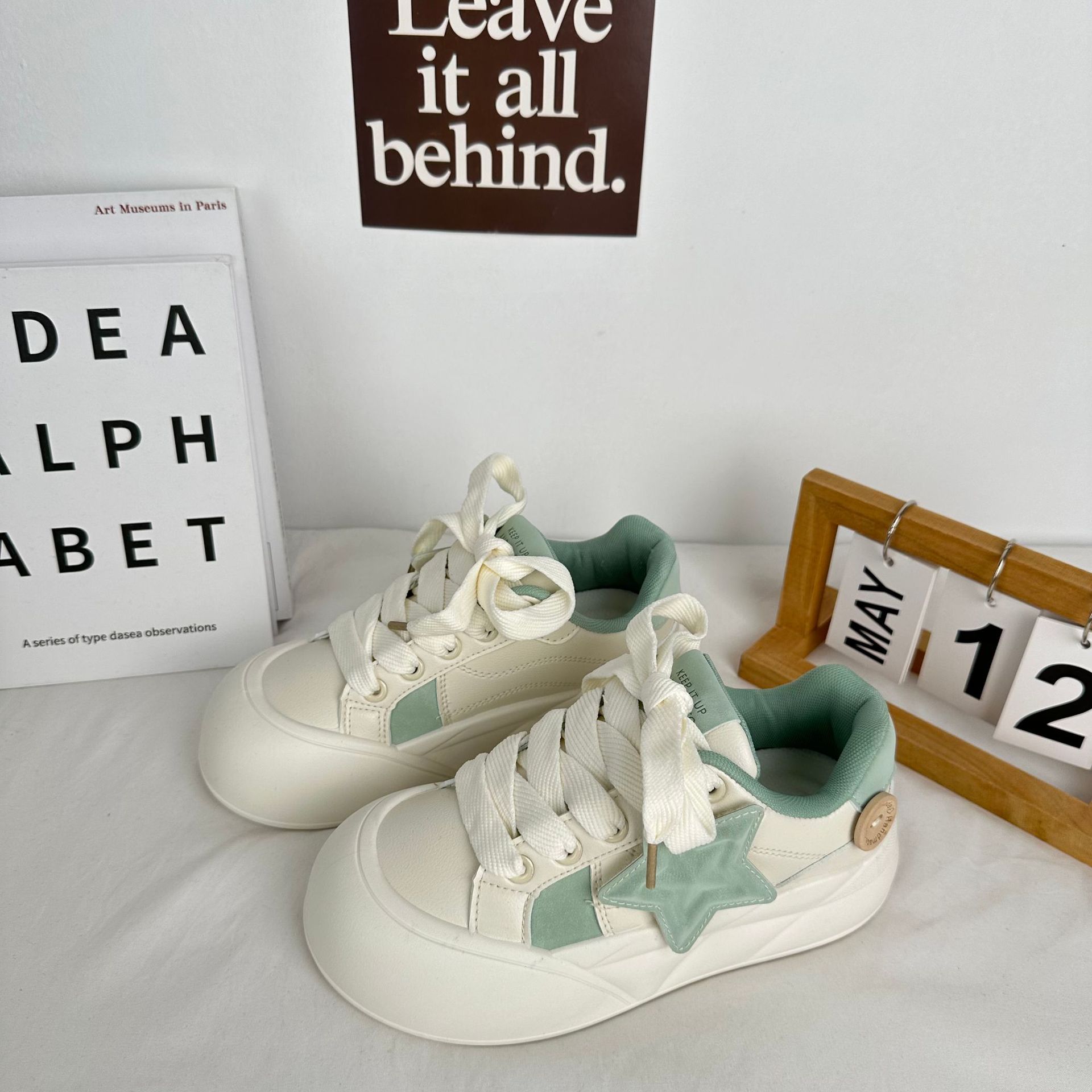 Yuanbo 2024 primavera nuevos estudiantes zapatos de lona de mujer coreana versátil callejera nuevos zapatos de piso plano image 5