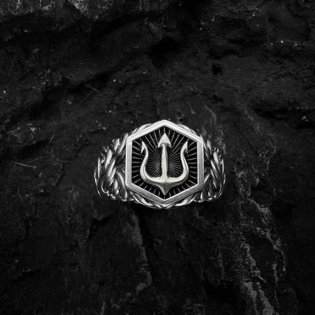 Trident silver ring