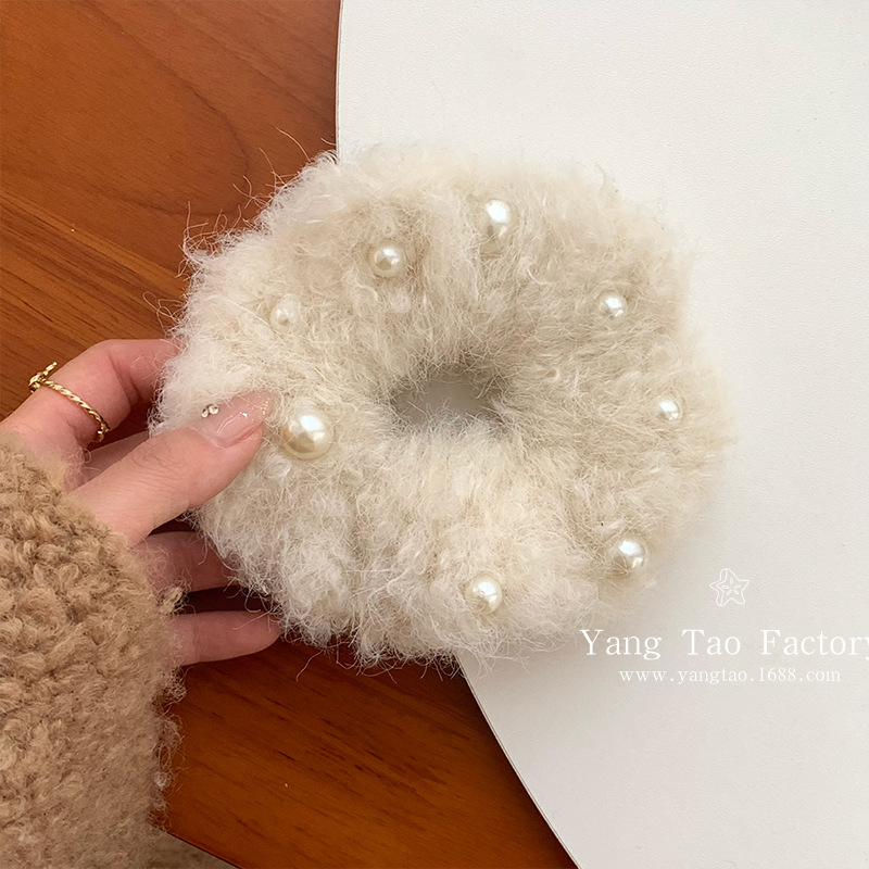 Perla de peluche collar de cabello de intestino para mujeres otoño y invierno 2024 nuevo estilo de alta sensación de cuerda de cabello de correa cuerda de cabello accesorios