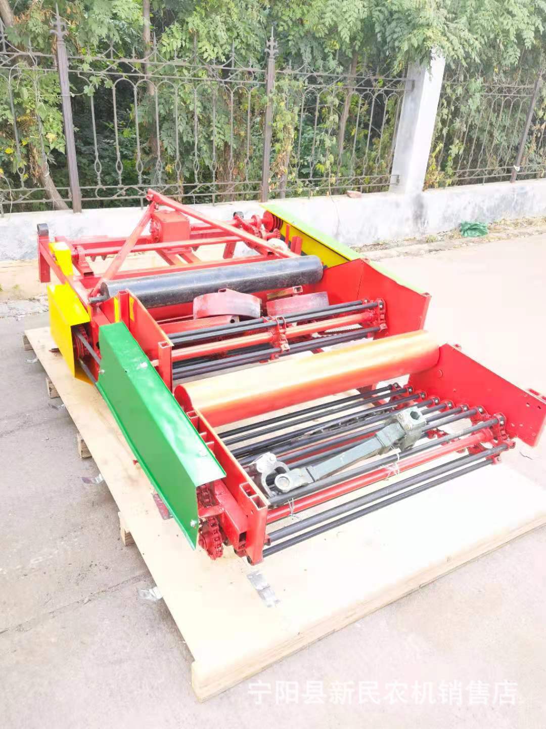 花生收获机花生出土机麦冬草薄荷收获机出土干净四轮车带动