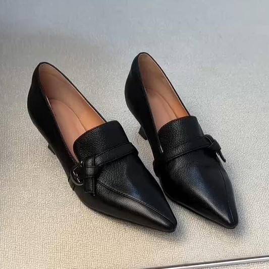 Qadın dabanlı dəri ayaqqabı, iti burunlu loafer