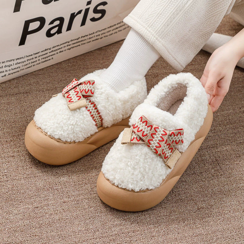Женские повседневные удобные замшевые туфли с закрытым носком, новая зимняя модель, на флисовой подкладке, теплые домашние и уличные хлопковые туфли на толстой подошве для женщин.