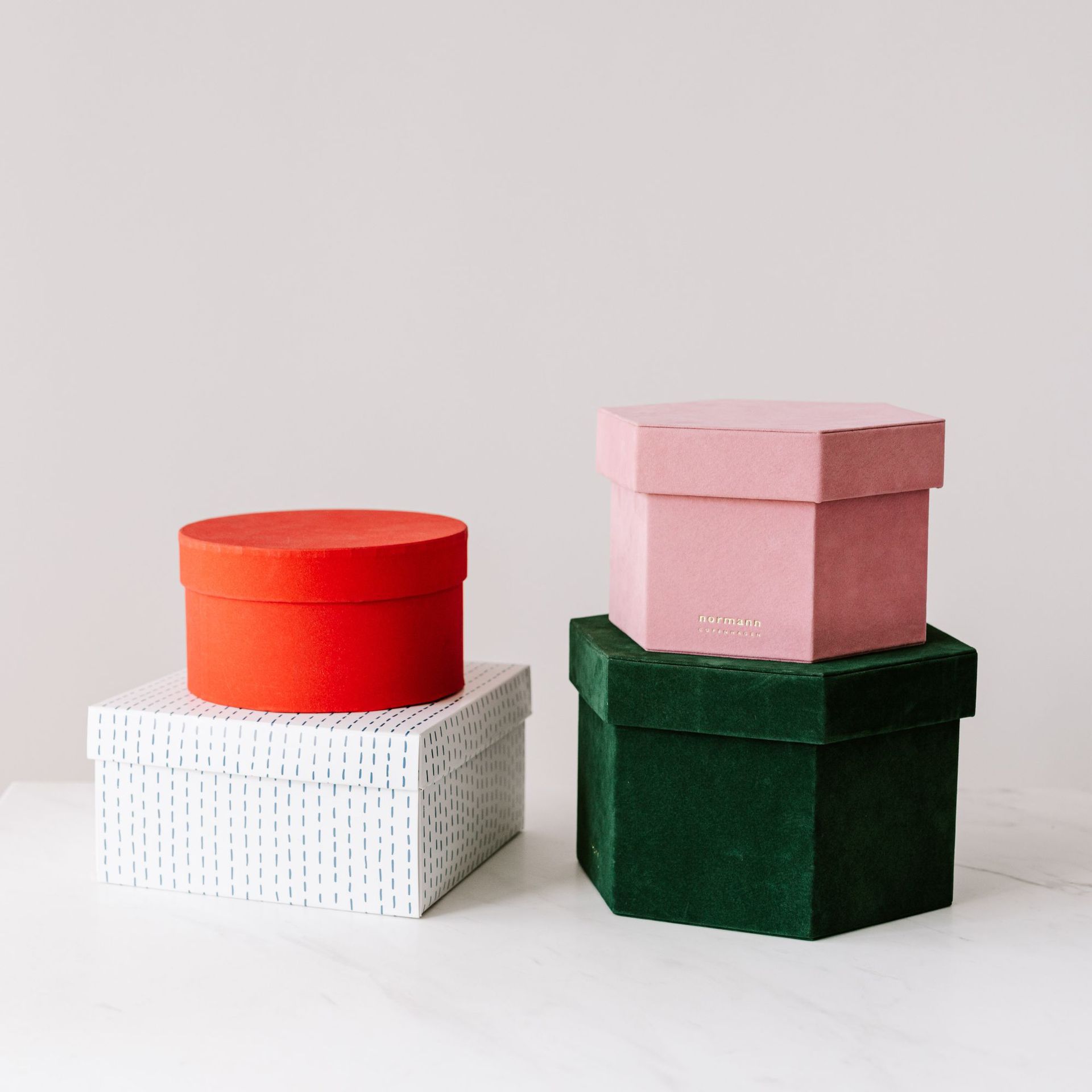 礼品盒硬盒植绒喜糖盒光面伴手礼盒产品盒白卡圆盒方盒菱形盒彩盒