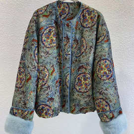 秋冬新款V领重工刺绣桑蚕丝鹅绒羽绒服拼接水貂毛袖口宽松复古女