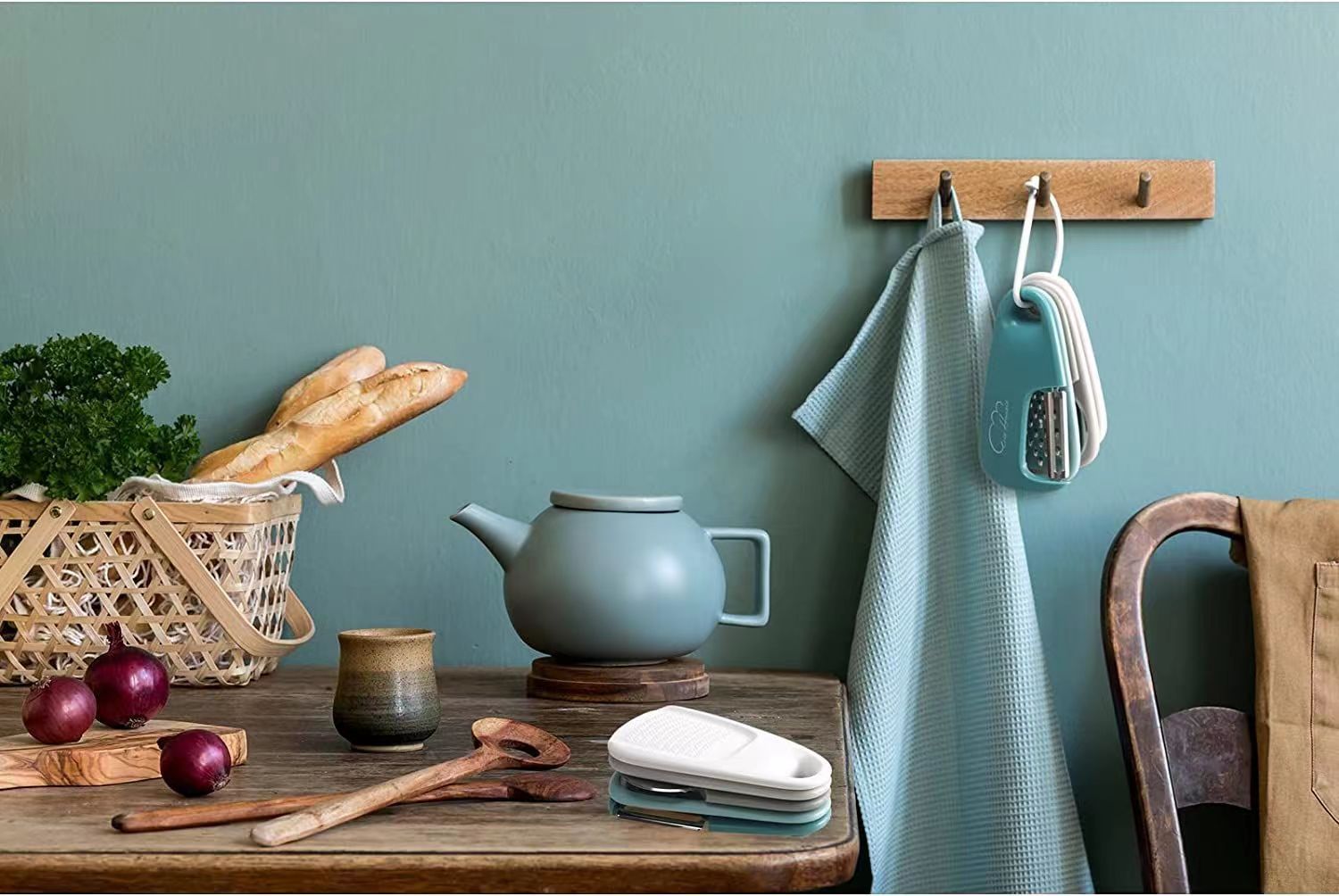 Portátil colgando cinco en uno trituradora pelador cocina vegetal corte gadget de cinco piezas rallador abrebotellas