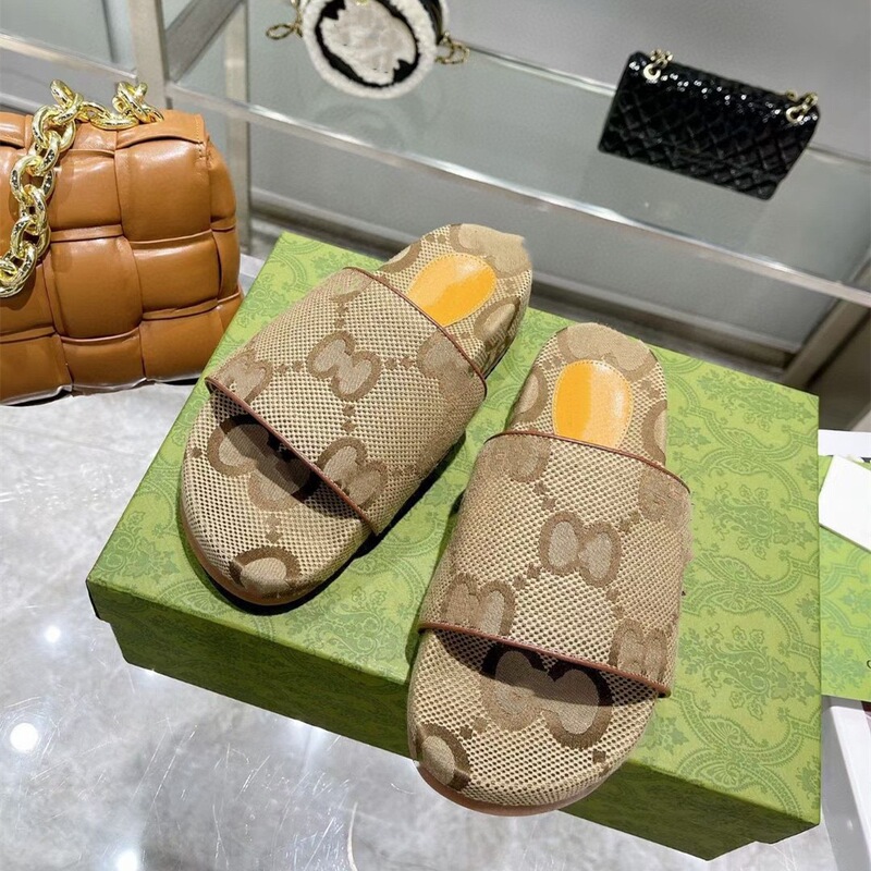 G Brand Thick-Soled Embroidered Slippers 2026 New Style Open-Toe Flat Platform Shoes Casual Height-Increasing Couple Letter Shoes