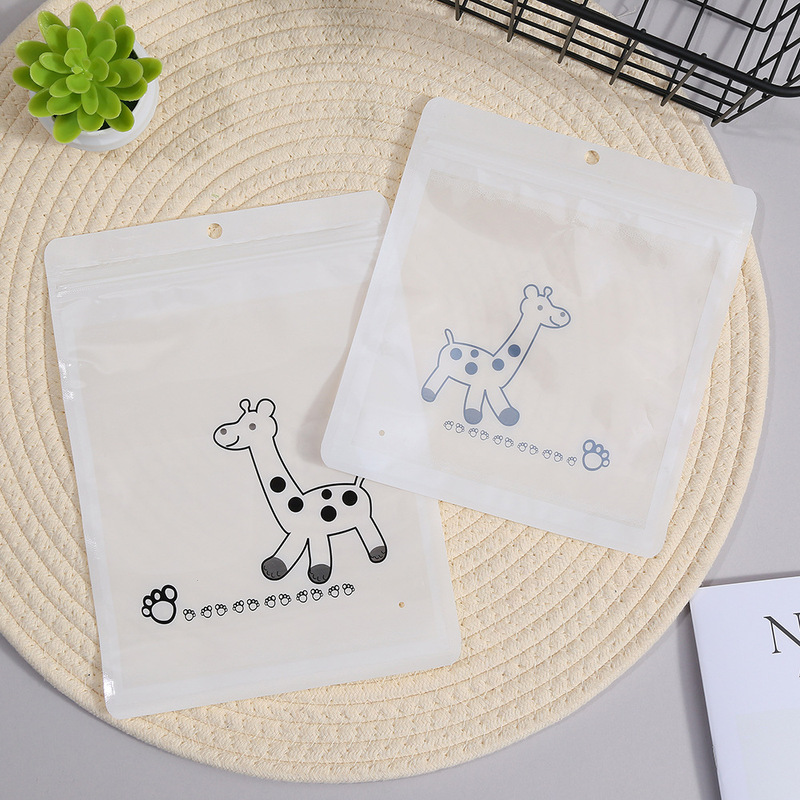 PEプラスチック製の自封袋、厚手の透明な靴下用汎用包装袋、キリンの漫画柄衣類袋、越境向け|undefined