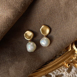 S925 Silver Needle Niche Vintage Design Sense Earrings Natural Pearl Earrings Simple Fairy Earrings