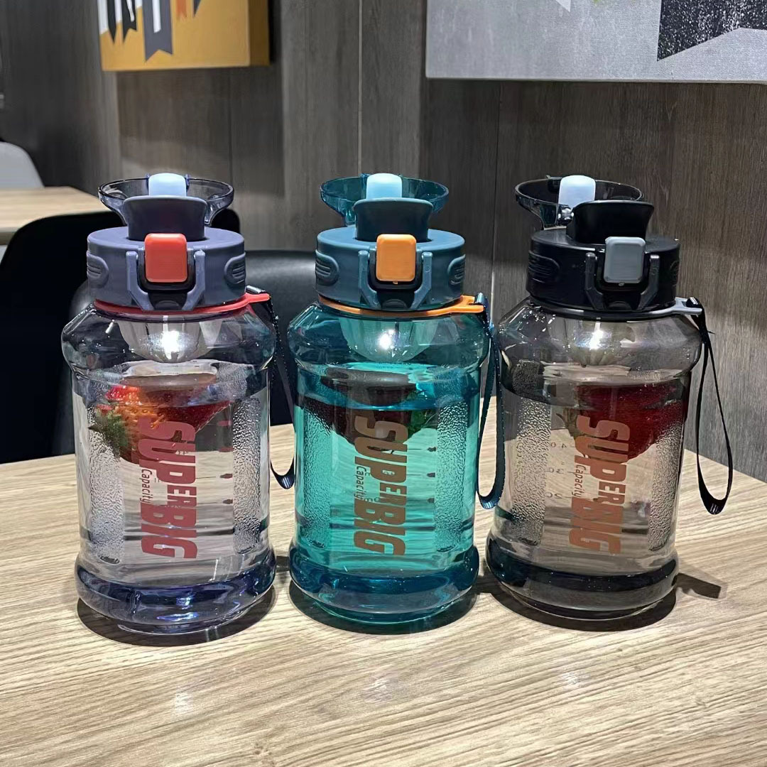 Fábrica personalizada EITONGPC taza espacial roja 800ml taza de agua de barril de aluminio taza de plástico portátil taza de bebida directa