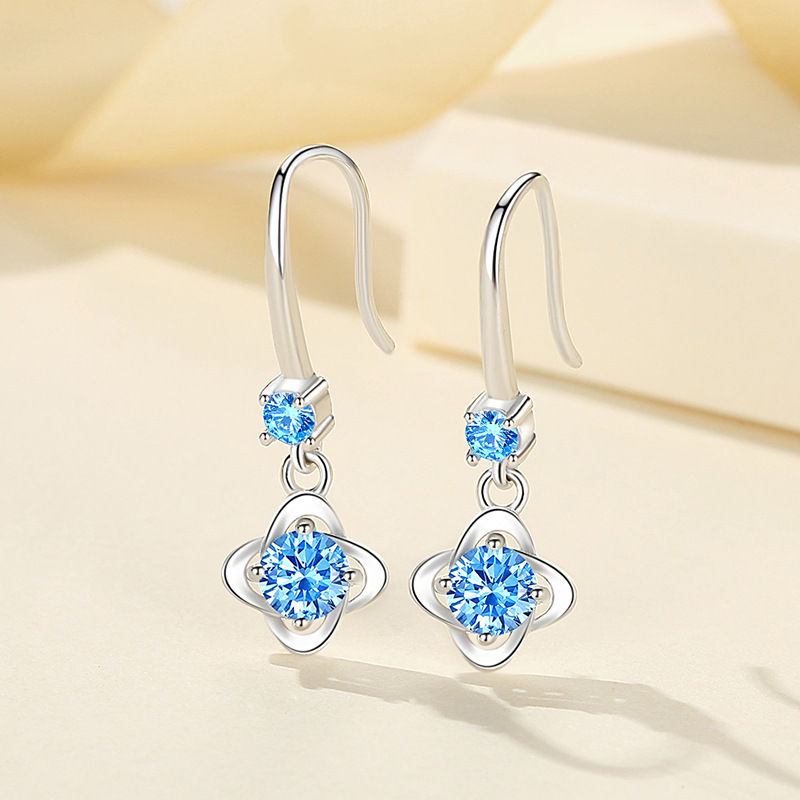 Plata esterlina s925 pendientes nuevo estilo trébol pendientes de las mujeres en línea rojo mismo océano azul amor estilo coreano pendientes al por mayor