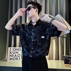 氷の糸の垂れ下がった感じの半袖のシャツの男性のプリントの紳士服の寸のシャツの2025新型の夏の薄い上着のごろつきの格好いいシャツ
