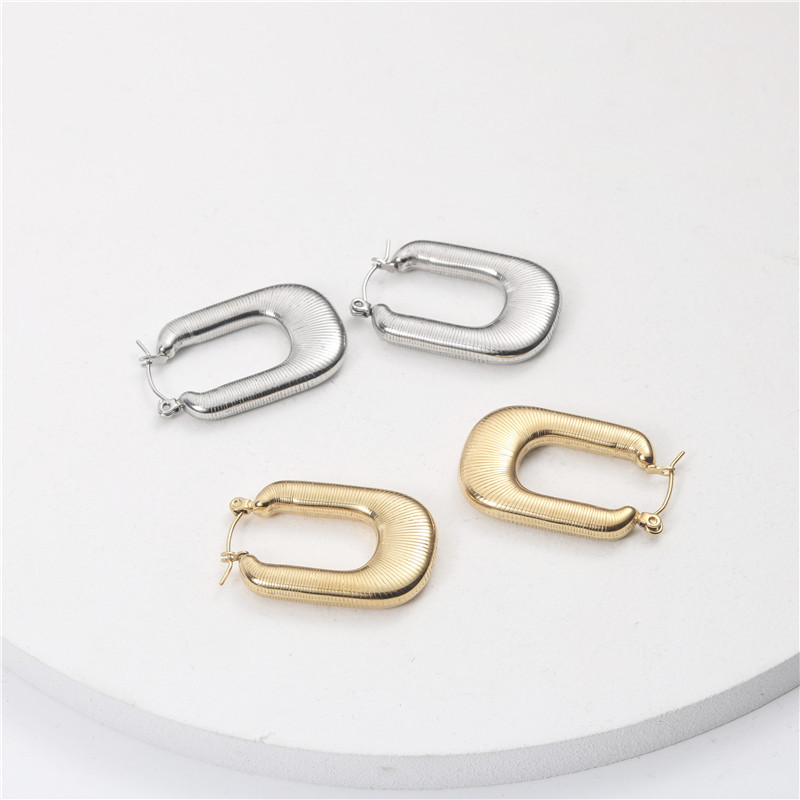 Fashion U Shape Titanium Steel Plating Earrings 1 Pair display picture 7