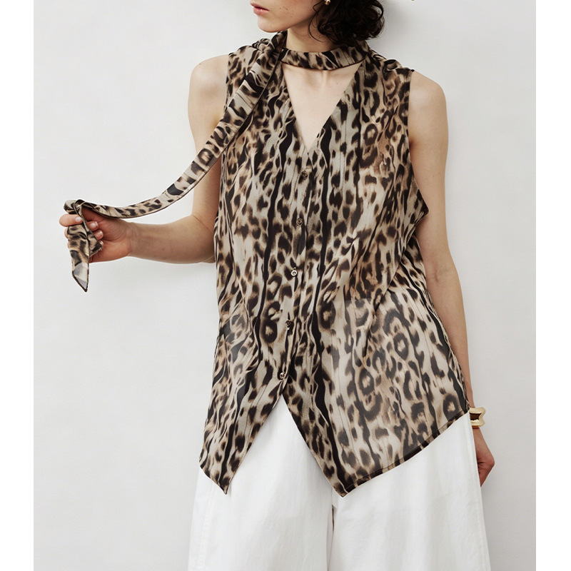 Cool and Elegant Leopard Print Sleeveless Loose Top with Ribbons for Women, New Summer 2026 Trendy and Sophisticated Shirt