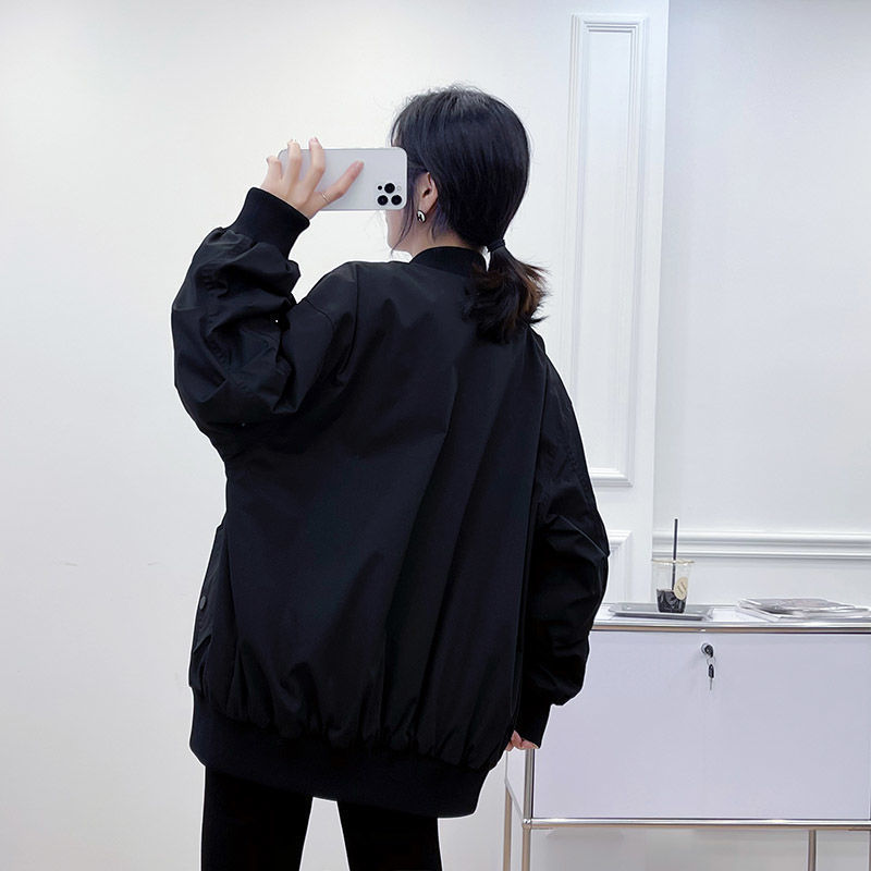 春と秋のアメリカのレトロなパイロットのジャケットの街頭のファッションブランドの男女はゆったりしています。|undefined