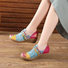 2025夏季新款女凉拖 批发休闲女士松糕跟拖鞋 民族风真皮坡跟凉拖