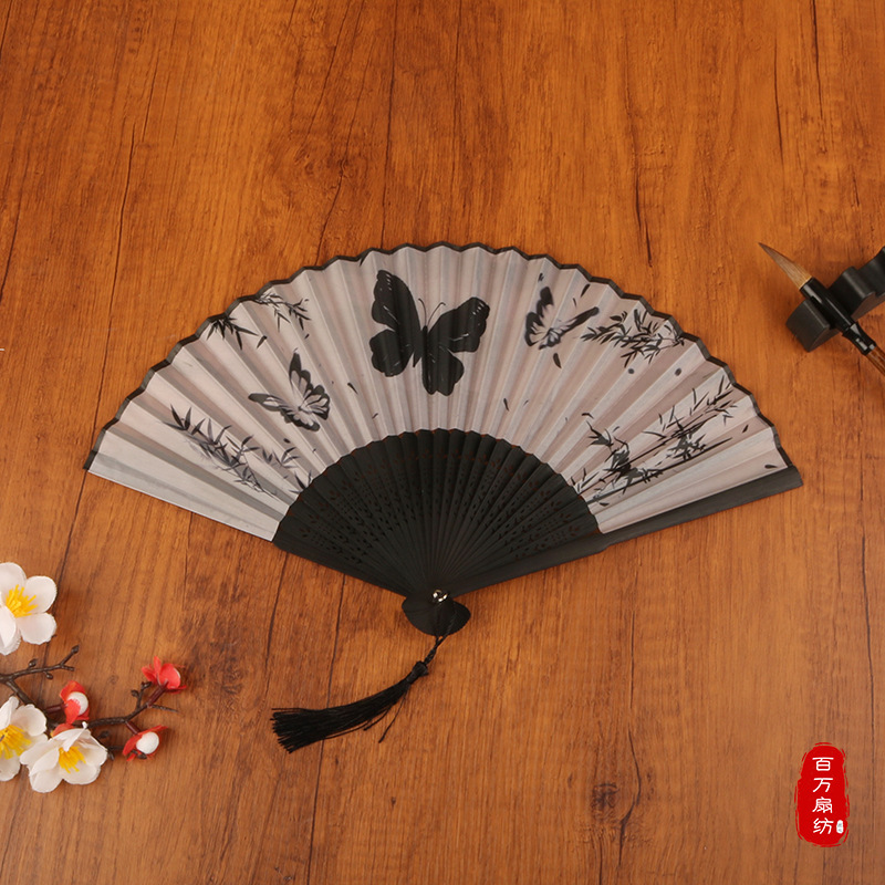 新しい中国式の折り畳み扇子の古風な夏の漢服の女性のチャイナドレスのダンスの扇子は携帯して写真を撮ります。|undefined