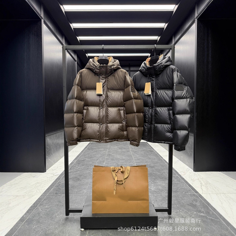 25 Autumn and Winter New High Version Bbr Plaid Lining Contrasting Color Strip Letter Logo Logo Hooded down Jacket