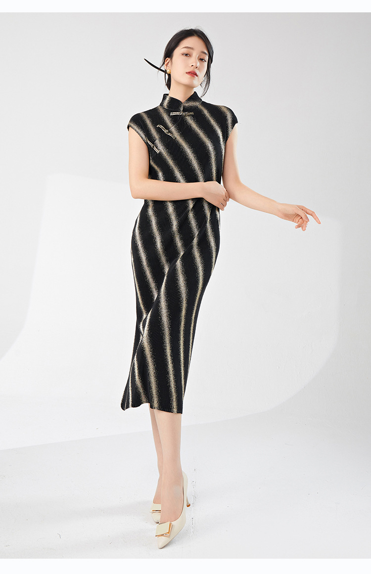 New Chinese-style Improved Version Of Women's Cheongsam Dress, New High-end Striped Elegant Split Dress By Issey Miyake_ecoleips.com