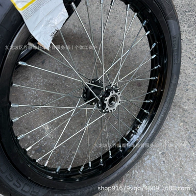 wheel hub assembly with Pirelli – Motorcycle wheel hub