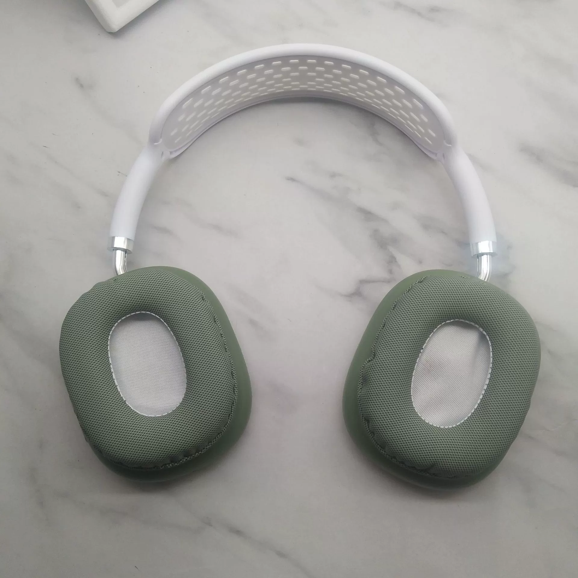 P9Max Wireless Bluetooth Headphones USB Charging Heavy Bass Sport Earphones Card Slot Neutral Brand