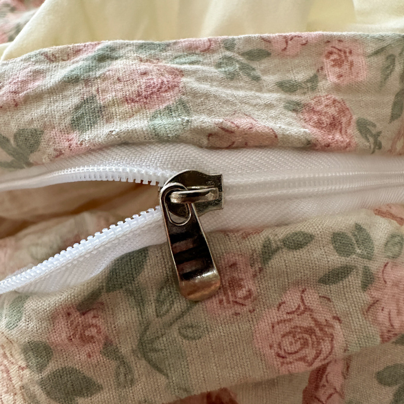 Una clase de encaje francés de cuatro piezas, sábanas de cama de tres piezas, ropa de cama de clase madre e infante, dormitorio, cama de cama de caseta