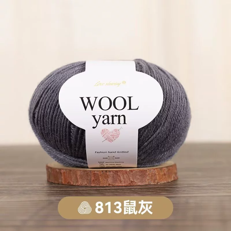 Вязаный шерстяной трикотажный свитер, шарф, шапка, клубок пряжи, handmade
