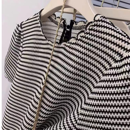 Women's Summer New Chanel Style Fringe Striped Top with Design Sense, Unconventional and Slimming, Regular Shoulder Short Sleeve T-shirt