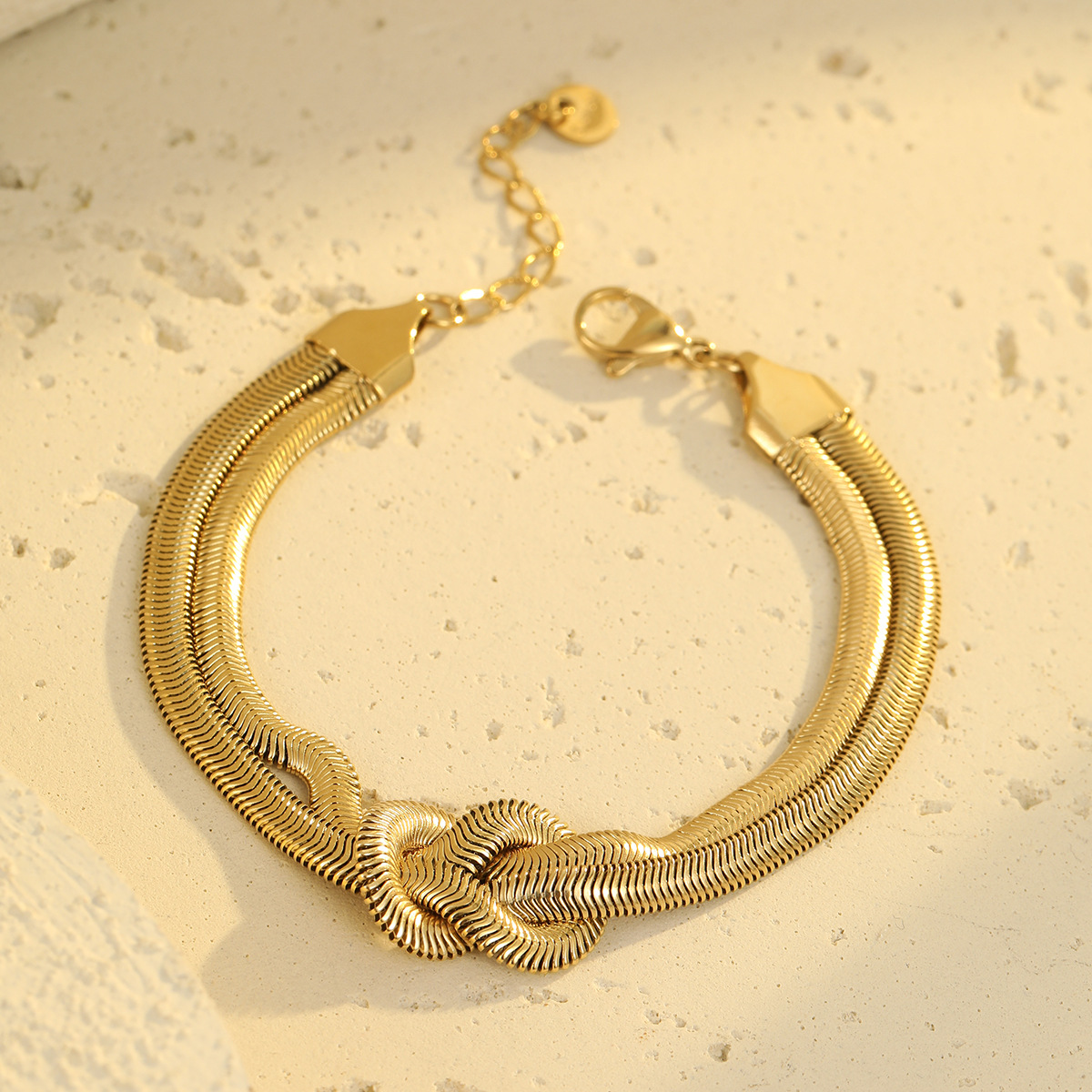 304 Stainless Steel Material PVD Coated Real Gold Plated Solid Color Knot 304 Stainless Steel Modern Style Classic Style Waterproof Non Tarnish 304 Stainless Steel Bracelets