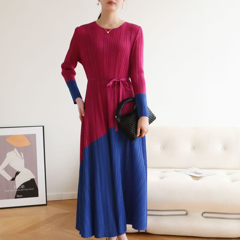 Counter quality 2025 early spring new Miyake high-end pleated French casual style high color matching lace-up dress Counter quality 2025 early spring new Miyake high-end pleated French casual style high color matching lace-up dress