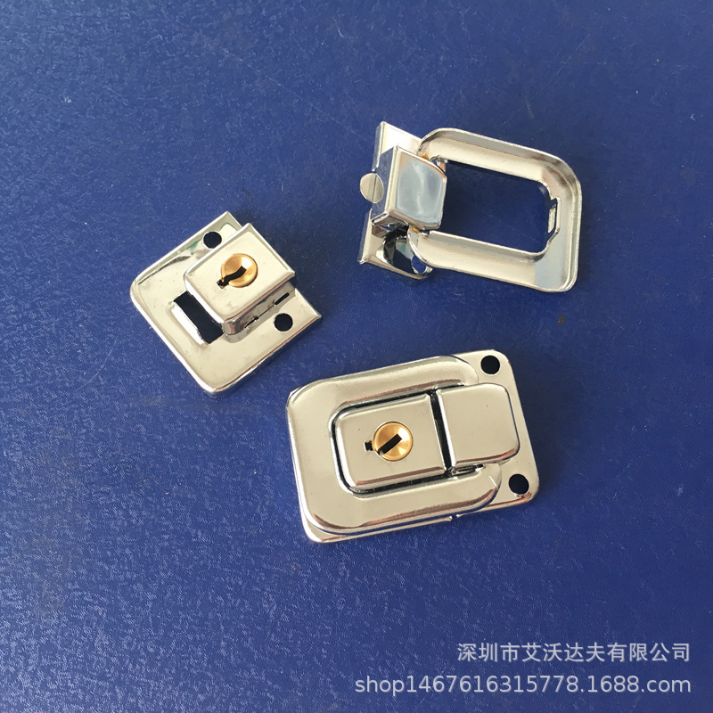 厂家直销 25*37mm金色带锁孔钥匙锁扣 高档木箱箱包配件 出口质量