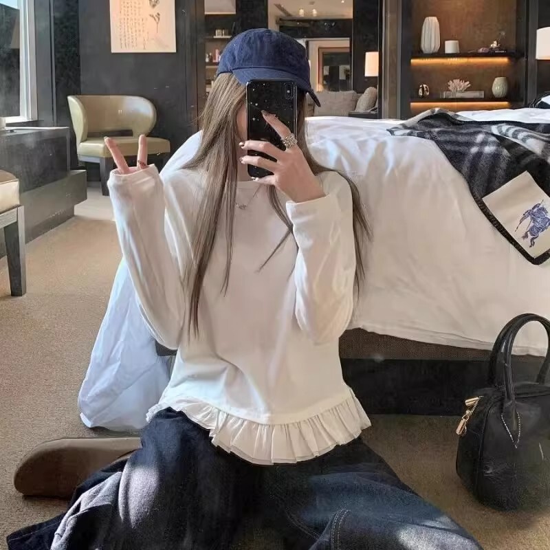 Sweet Pleated Lace Hem Round Neck Long Sleeves 2025 Autumn and Winter Korean Style Simple and Versatile White Inner Top for Women Sweet Pleated Lace Hem Round Neck Long Sleeves 2025 Autumn and Winter Korean Style Simple and Versatile White Inner Top for Women