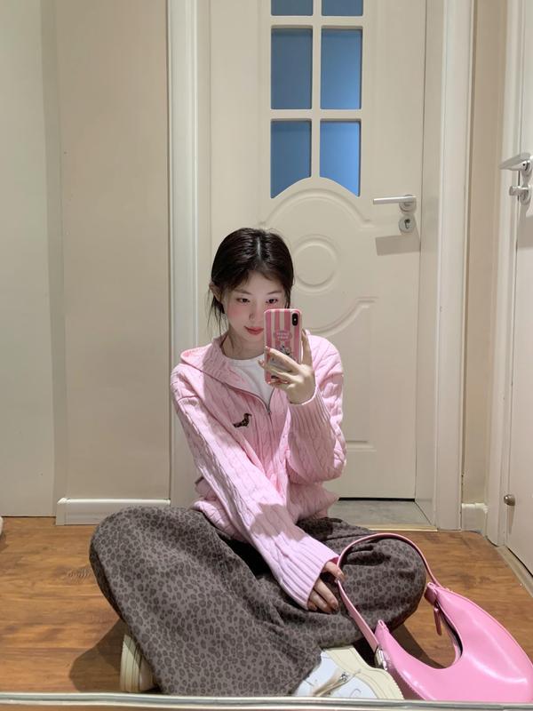 秋季韩系chic穿搭粉色麻花连帽开衫毛衣女宽松外穿慵懒风针织上衣|undefined
