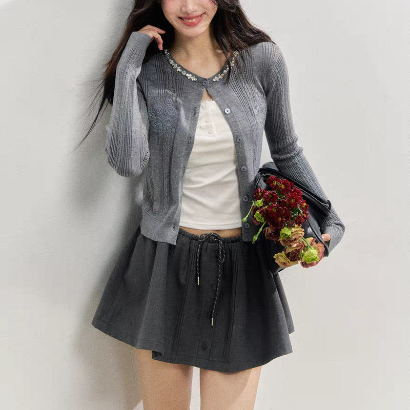 Sunset Park "Rose Healing" Rhinestone Collar Embroidered Knit Cardigan Air Conditioning Shirt Sunset Park "Rose Healing" Rhinestone Collar Embroidered Knit Cardigan Air Conditioning Shirt