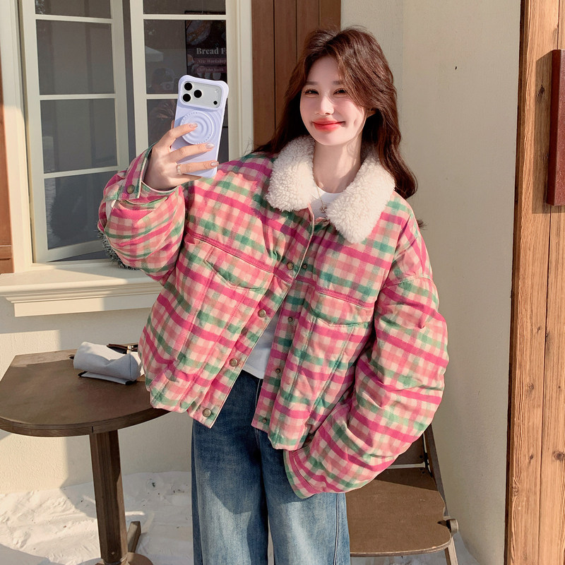 Dopamine-Colored Plaid Short down Jacket with Fur Collar for Women, 2026 Winter, Petite Size, Age-Reducing, 90% White Duck down Coat Dopamine-Colored Plaid Short down Jacket with Fur Collar for Women, 2026 Winter, Petite Size, Age-Reducing, 90% White Duck down Coat