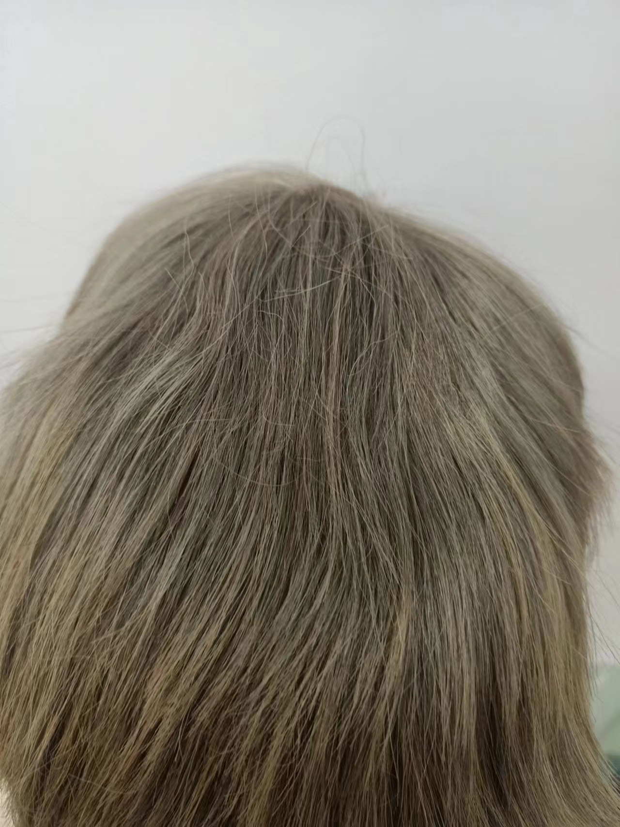 Peluca de fibra química al por mayor, peluca gris corta de seda de alta temperatura, mecanismo completo