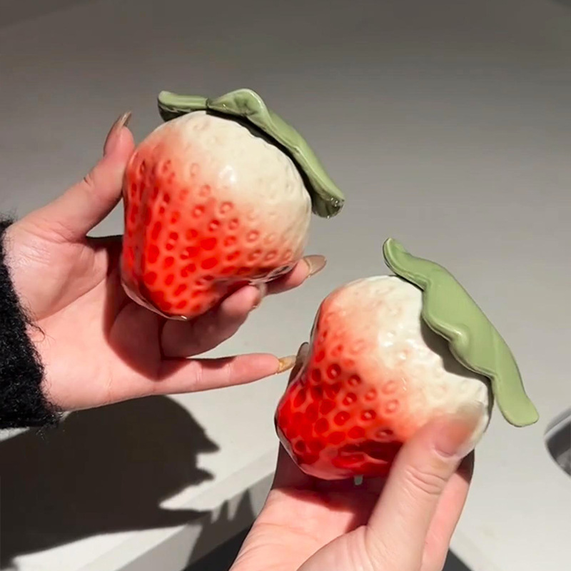 Creative Strawberry Tea Jar Chinese Ceramic Sealed Moisture-Proof Mini Storage Jar Cabinet Home Tv Cabinet Small Ornaments