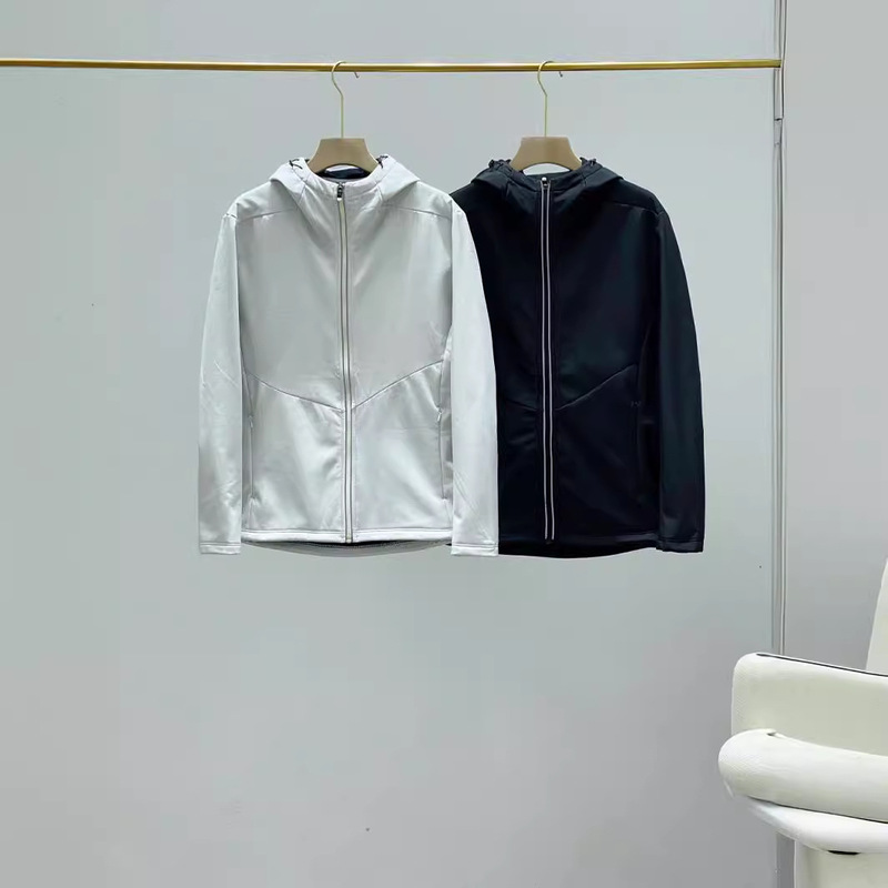 Spring and Autumn Men's Outdoor Soft Shell Water-repellent Hooded Fleece-lined Jacket Coat Breathable Comfortable Windproof Casual Men's Wear