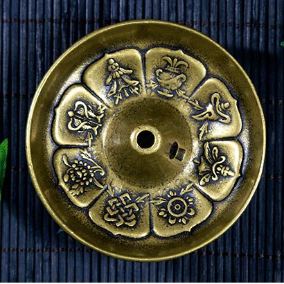 For the Buddha oil lamp, the eight treasure bronze for the lamp, the Lotus Lotus Lotus Lotus Lantern Lantern Lantern, the front of the Lantern House of Antique Countermenda Lights