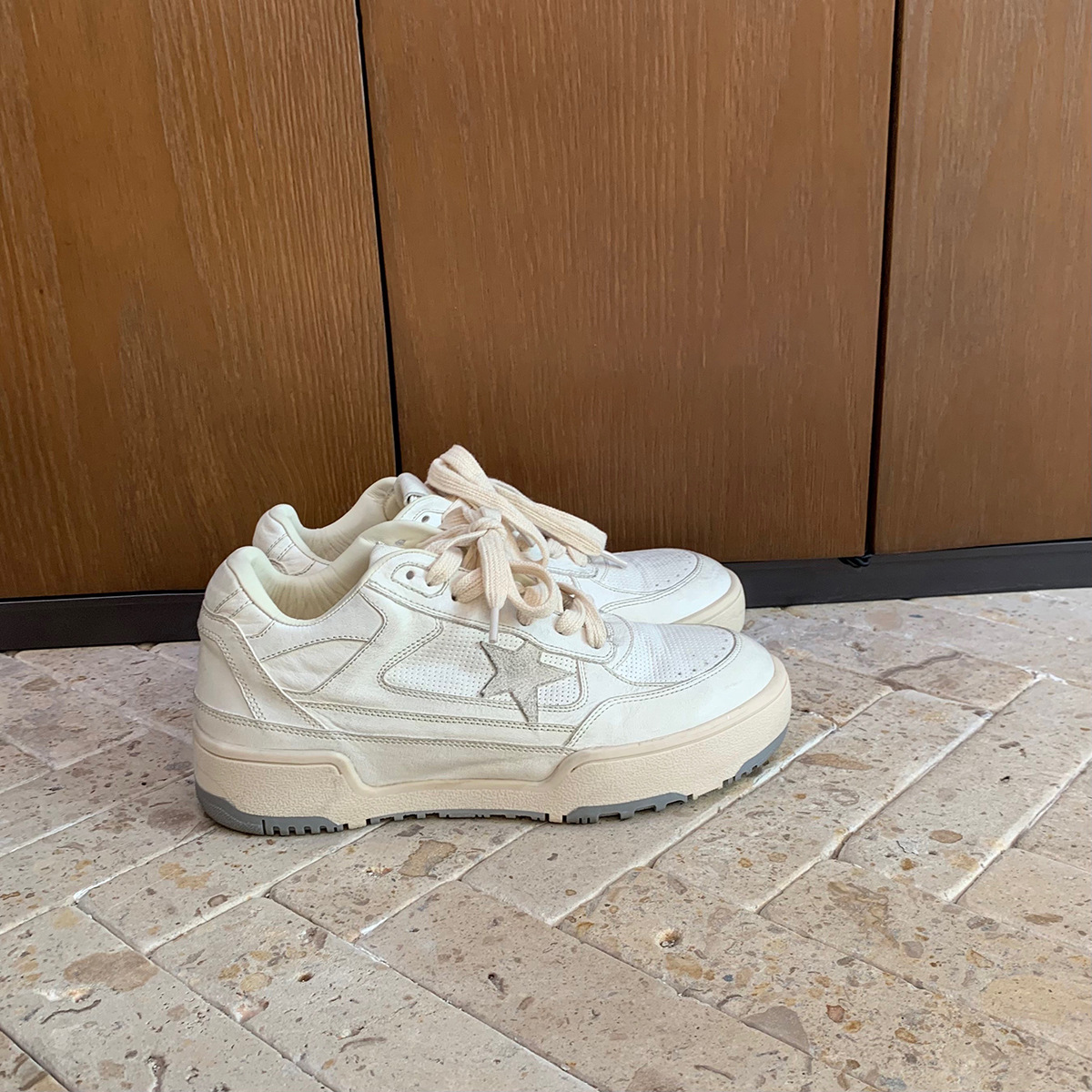 Estilo universitario estrellas viejas zapatos blancos 2025 primavera nuevos zapatos deportivos mujer cuero plataforma zapatos casuales para correr