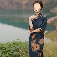 Элегантное улучшенное длинное платье-чонсам в китайском стиле с большими рукавами, ретро-дизайн, осень 2025 года.