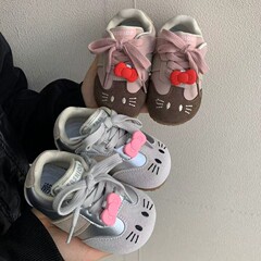 2025春の3歳の女の子の靴のかわいい子供の徳訓の靴のレジャーのスポーツの赤ちゃんの靴の柔らかい底の女の子の板の靴の4