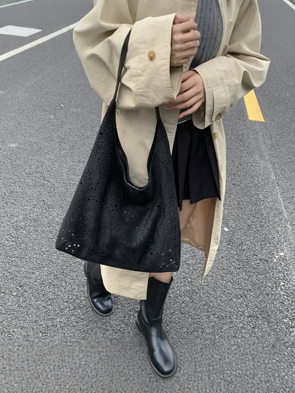 鹿皮绒绒面腋下包女2025秋冬新款大容量镂空雕花百搭腋下包子母包|undefined
