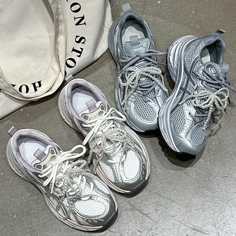 (Le Wei) Torre Shoes Women's 2025 Winter New Niche Design Pearl Bow Casual Shoes Women's All-match