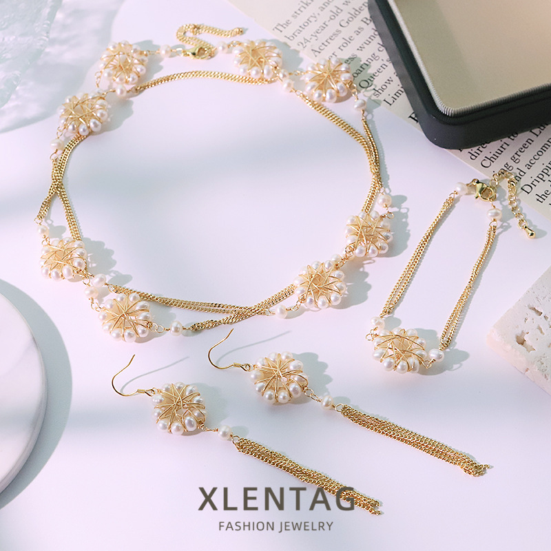 Perlas naturales tejidas con flores suéter cadena pulsera pendientes mujeres lujo ligero alta moda joyas versátiles
