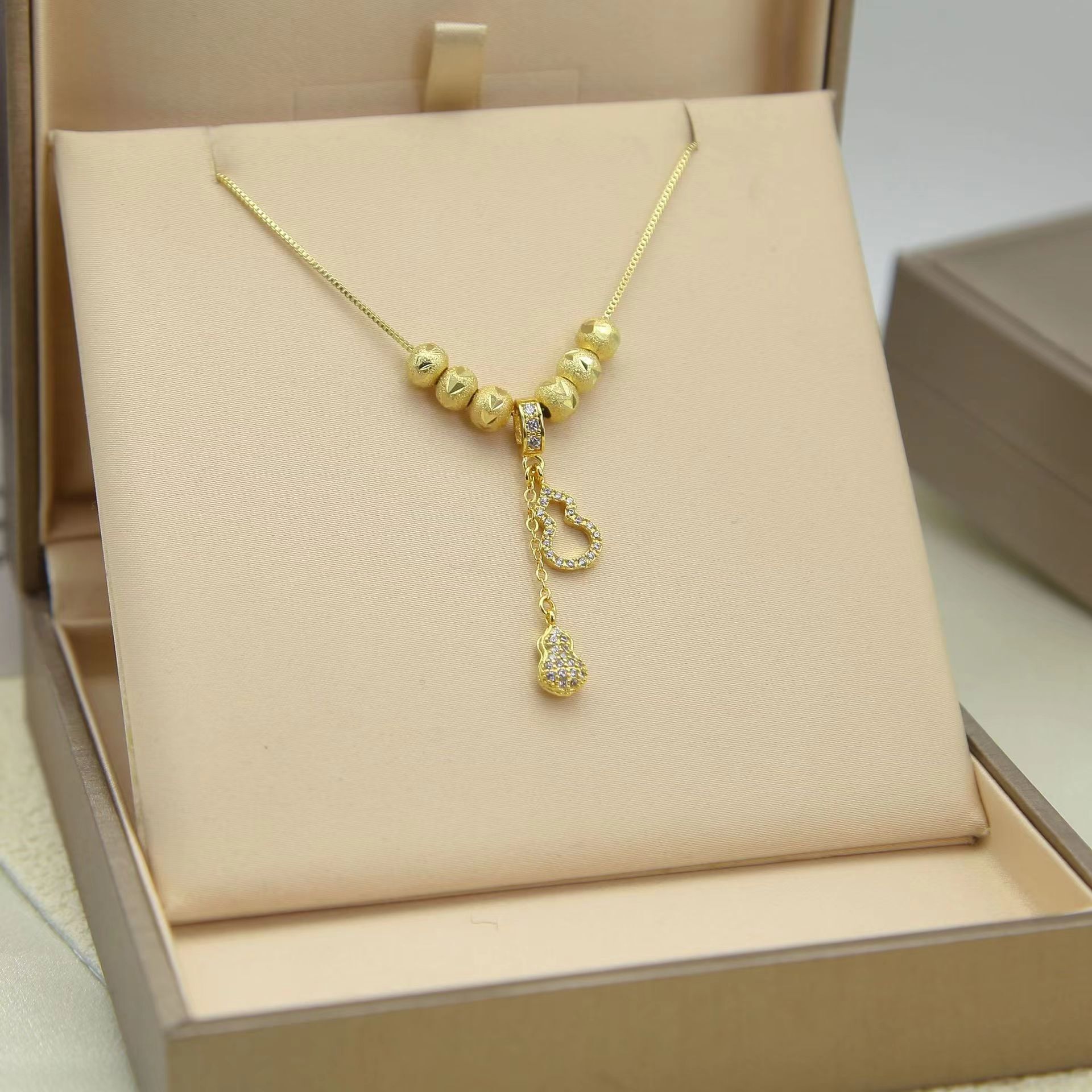 �����������\�����K���J��Ů�p�ݺ��s�ٴ�r��΢肵��������i�