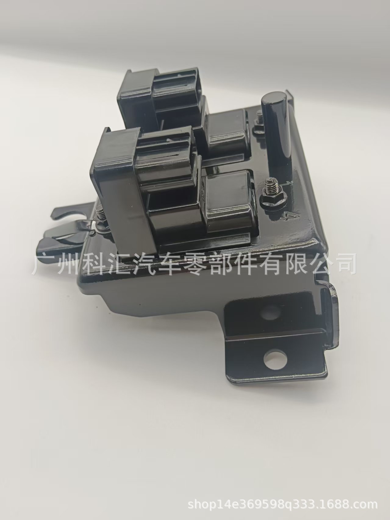 Cross-border bestseller UF383 BPE81810XB BPE81810XC9U automotive ignition coil suitable for Mazda