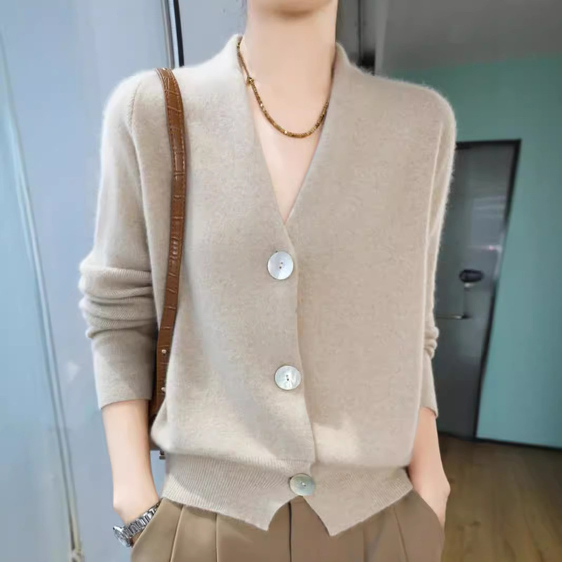 Elegant Cashmere 2024 Autumn and Winter New Women's V-neck Cardigan Solid Color Fashion Loose All-match Wool Top Elegant Cashmere 2024 Autumn and Winter New Women's V-neck Cardigan Solid Color Fashion Loose All-match Wool Top