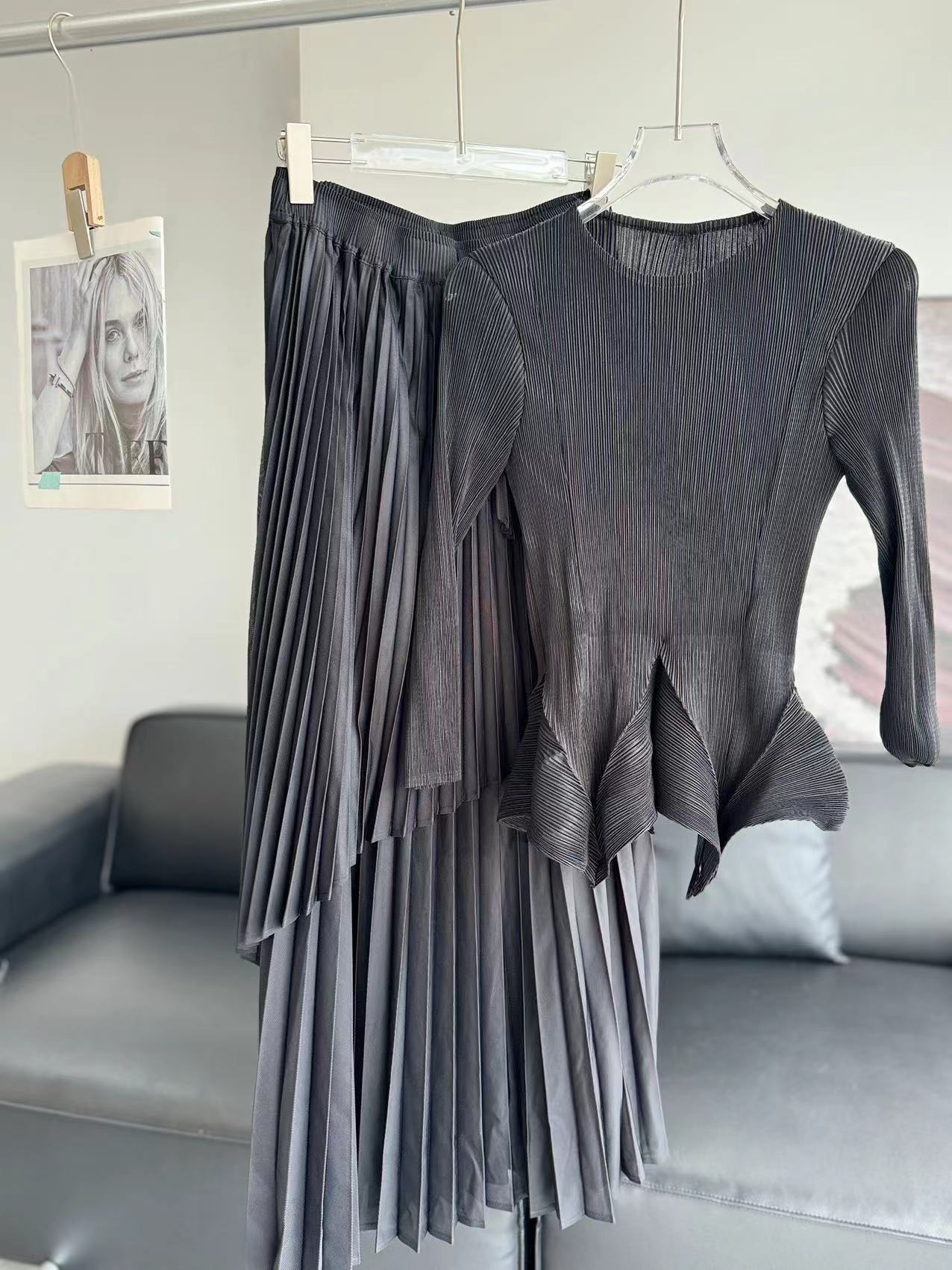 Women's Clothing solid color evening dress long sleeve two piece set floral hem elastic waist skirt top elegant commuter suit_voghion.com