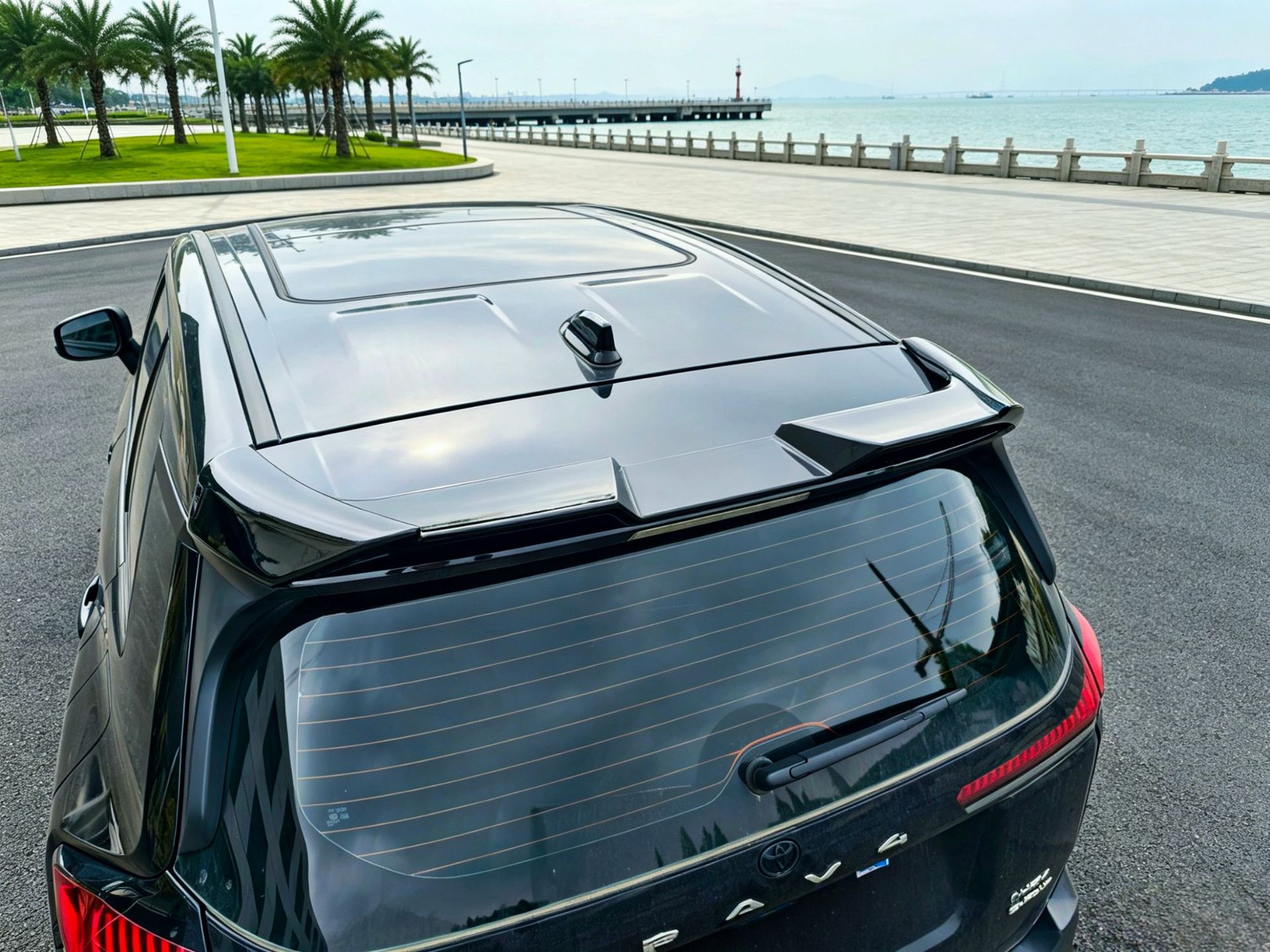 Suitable for 26 Models of Rav4, Rongfang, and Wildlander Modified Front Spoiler, Side Skirts, Rear Bumper, Roof Wing, Rear Diffuser, and Louvered Spoiler