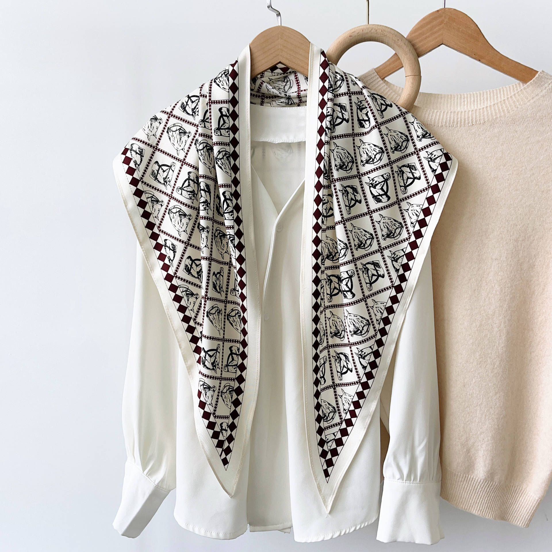 2025 nuevo estilo verano todo-fósforo cintura a juego camisa traje de mezclilla chal seda de sarga toalla triangular de moda fresca